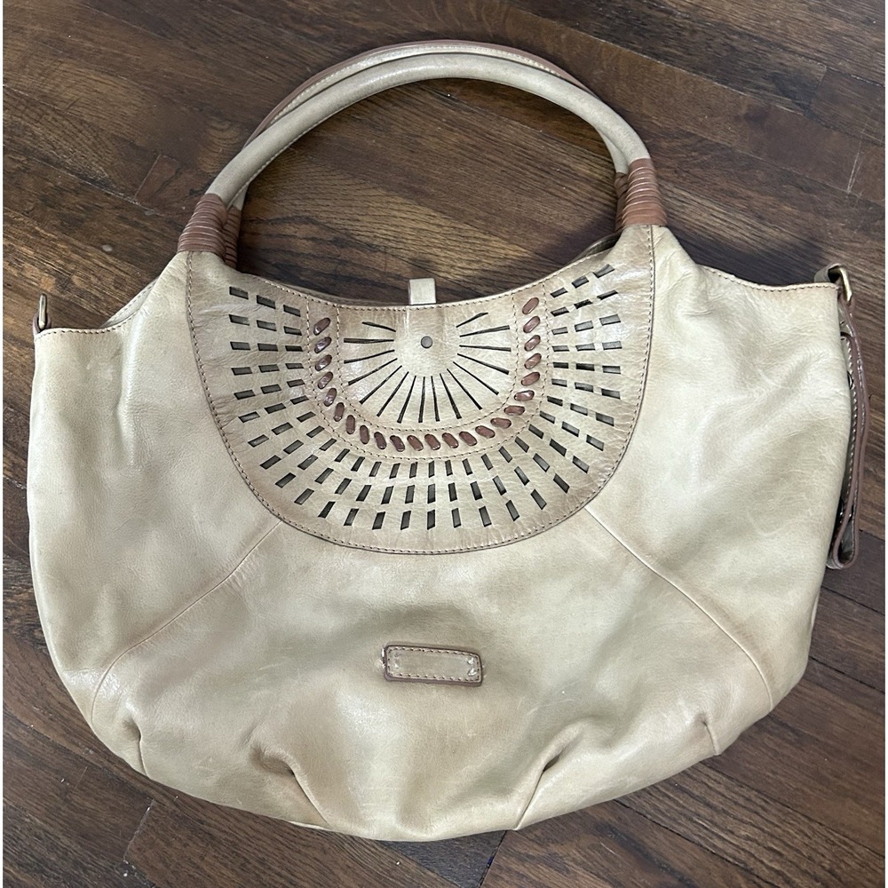 Pikolinos hobo-style leather shoulder bag Sundial Pattern Marfil Artisanal Boho